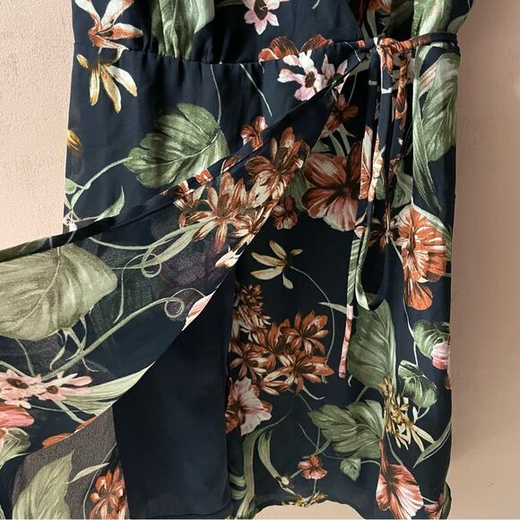 Forever 21 Navy Tropical Floral Wrap Mini Dress Size M NWT - Picture 3 of 11